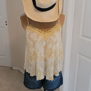 NWOT Blu Pepper lace trimmed tank top